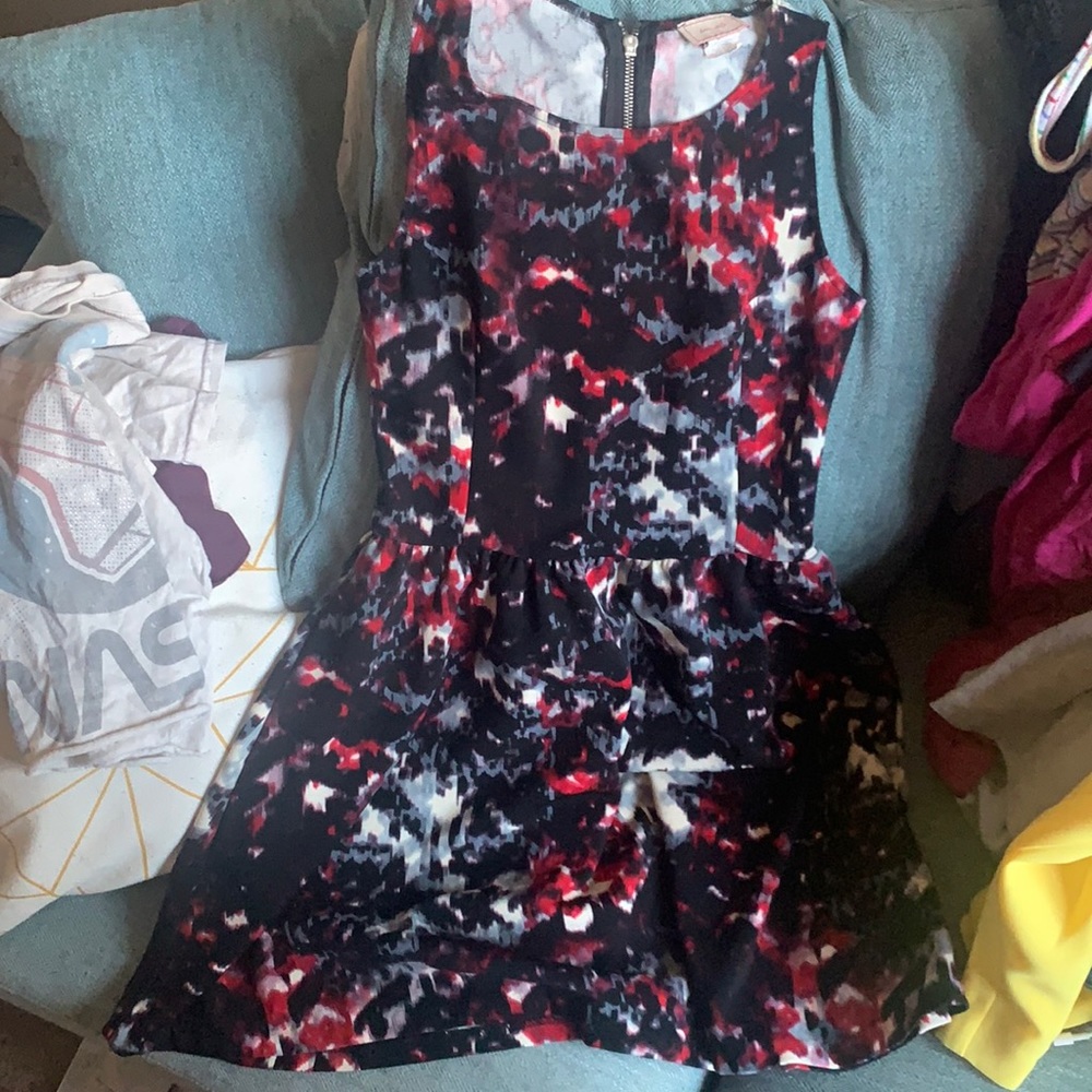Bold print dress (red, black, grey, white) - S